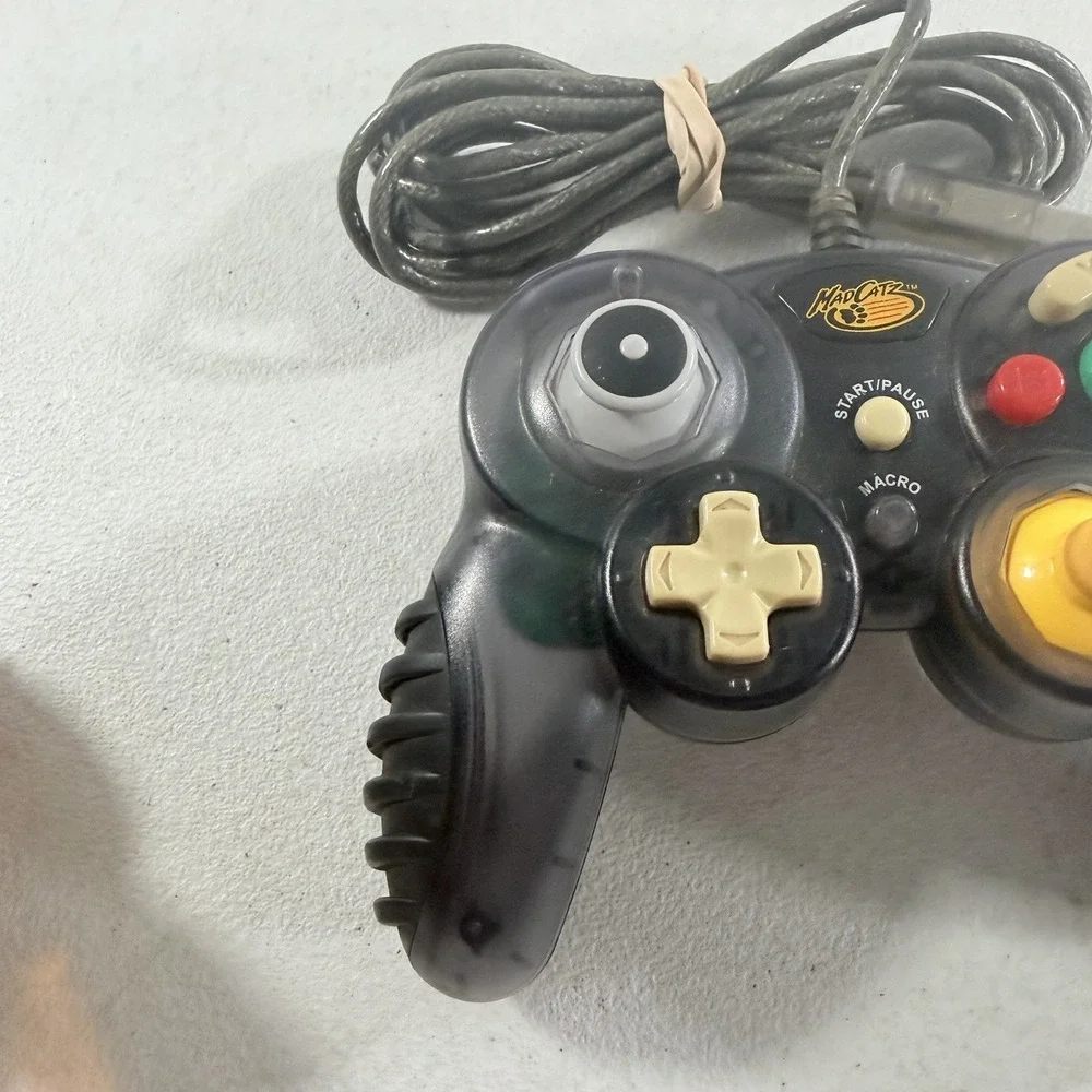 MadCatz GameCube Wired Controller Lot Of 2 MicroCon Model 5626 & 5636 WORKS READ